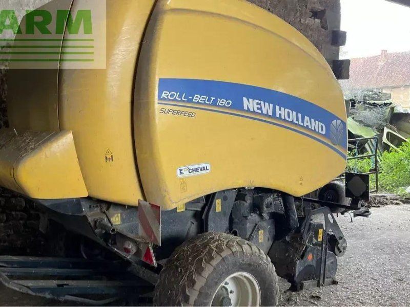 New Holland roll-belt 180 superfeed