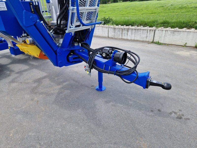 Scandic ST-8 10,5t 7,9m Kran 550kg Hubkraft Druckluft Untenanhängung