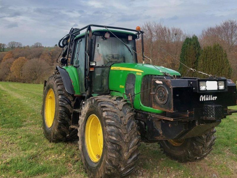 John Deere 6930