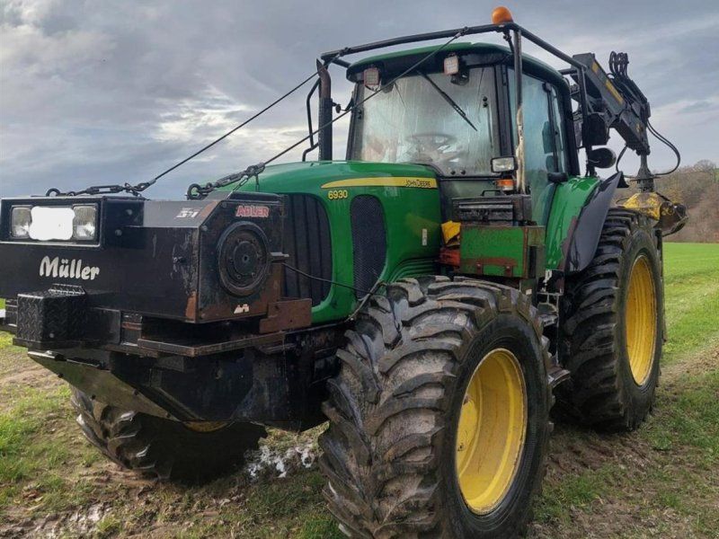 John Deere 6930