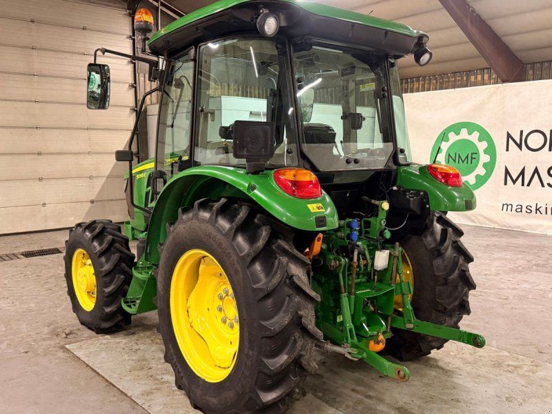 John Deere 5058E