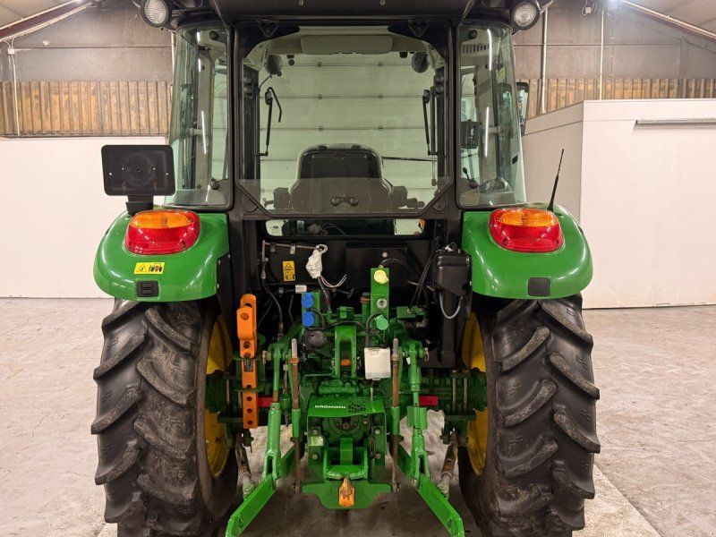 John Deere 5058E
