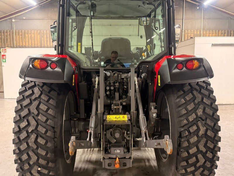 Massey Ferguson 4710M