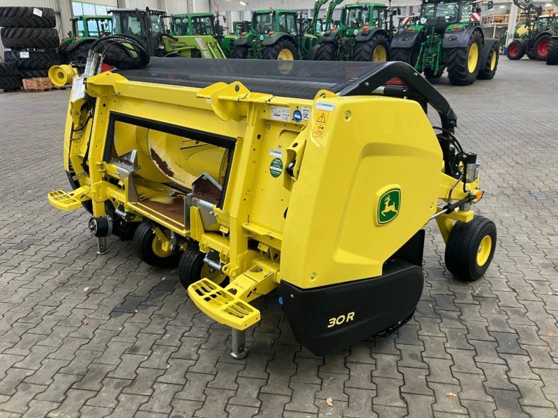 John Deere 30R
