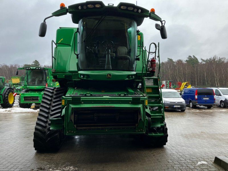 John Deere T660i