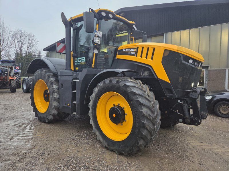 JCB FasTrac 8330