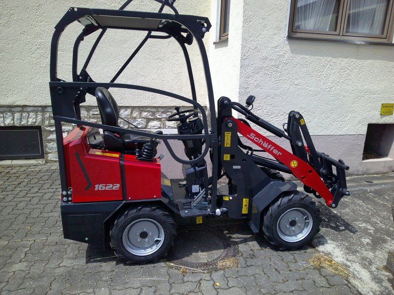 Schäffer 1622 Hoflader