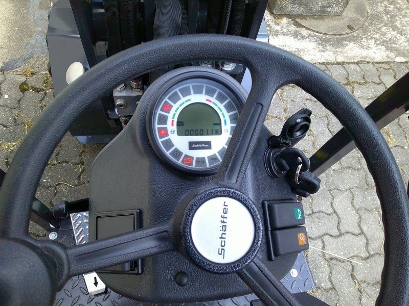 Schäffer 1622 Hoflader