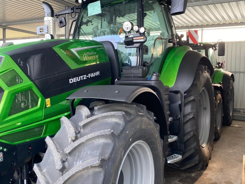 Deutz-Fahr Agrotron 7250 TTV Warrior, jung gebraucht, 