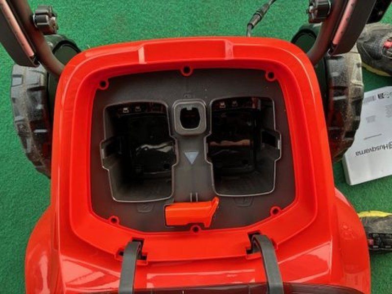 Husqvarna Akku-Schneefräse ST253i