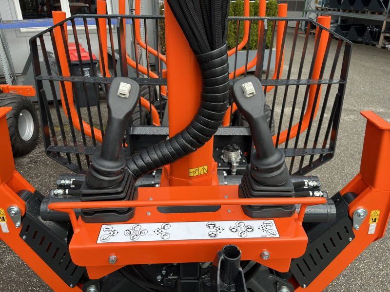 MTM 13T Rückewagen mit 7,3m Kran