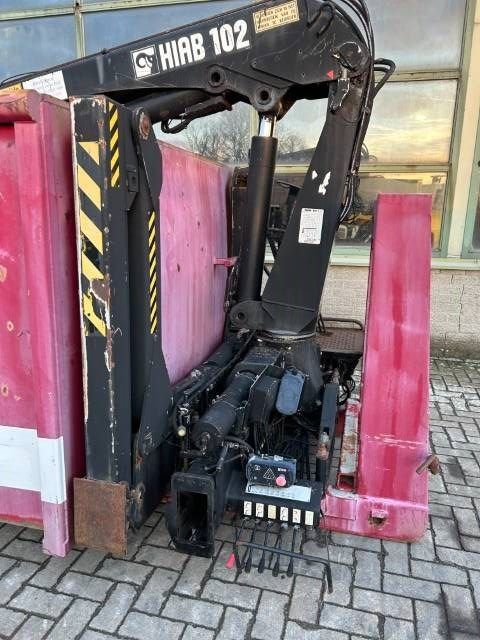 Haakarmsystem met kraan Hiab 102
