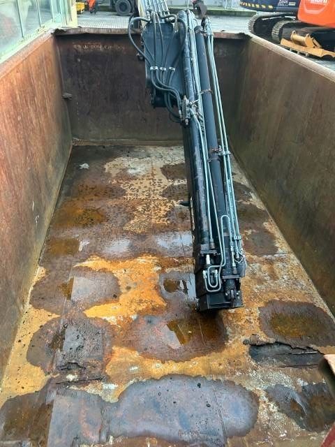 Haakarmsystem met kraan Hiab 102