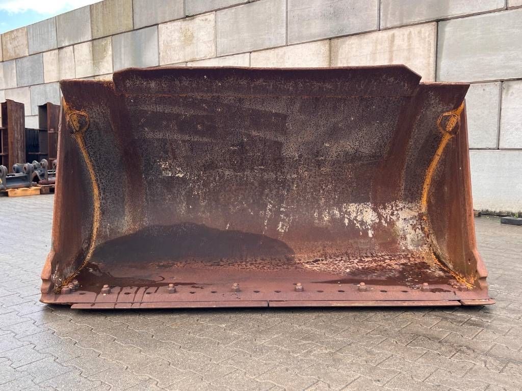 CAT 963C Loading bucket