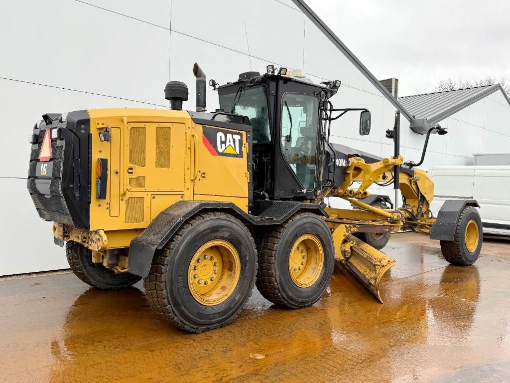 CAT 140M3 - Joysticks / 4.88m Blade / Camera