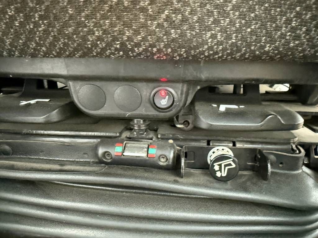 CAT 140M3 - Joysticks / 4.88m Blade / Camera