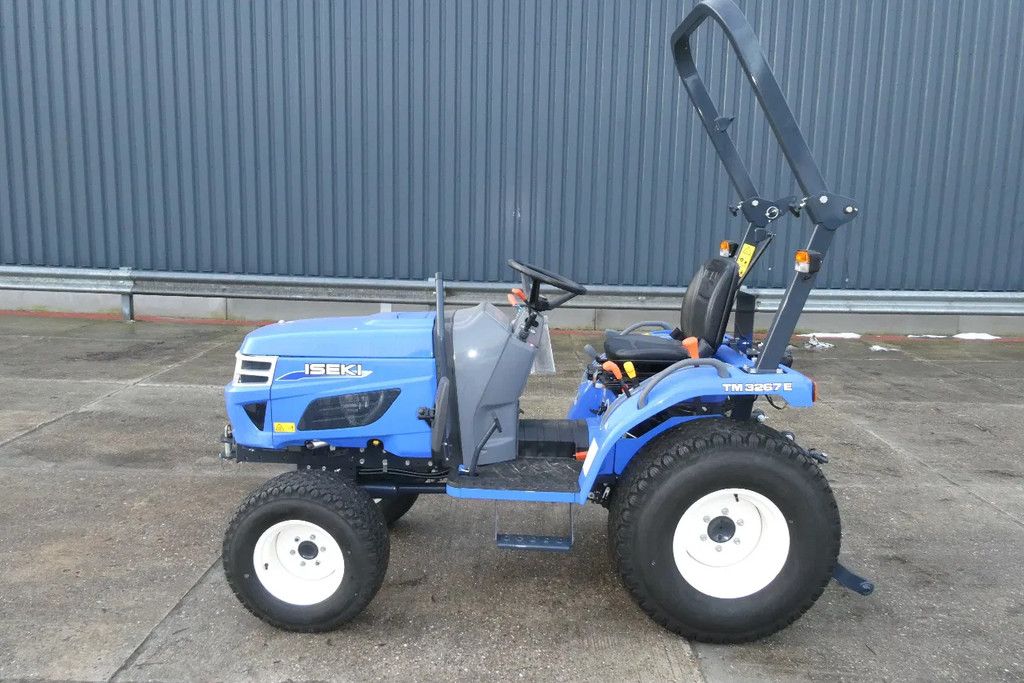 Iseki TM3267E .