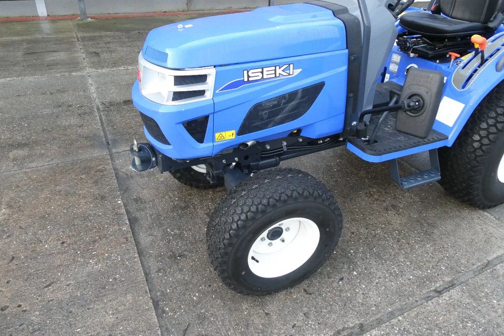 Iseki TM3267E .