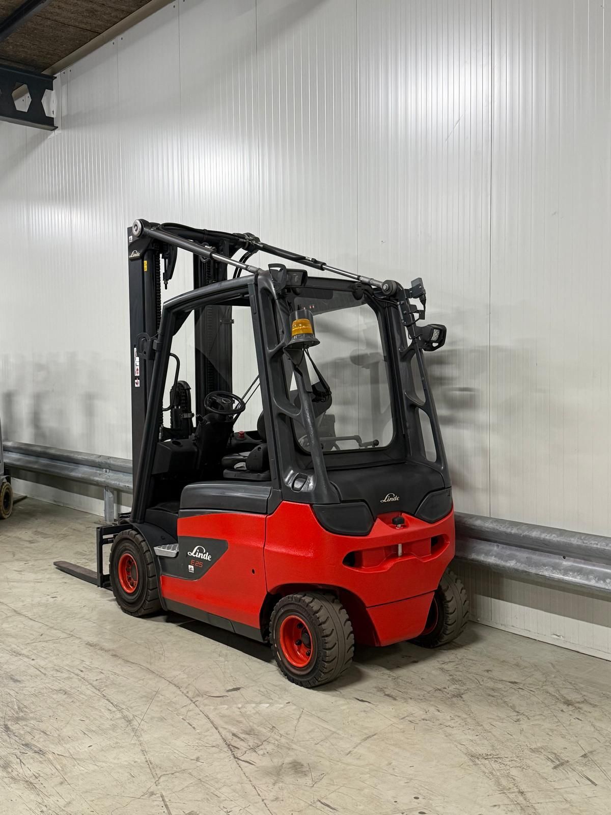 Linde E25-02 BJ 2019 hh 5630 1359 uur ACCU van 2021.