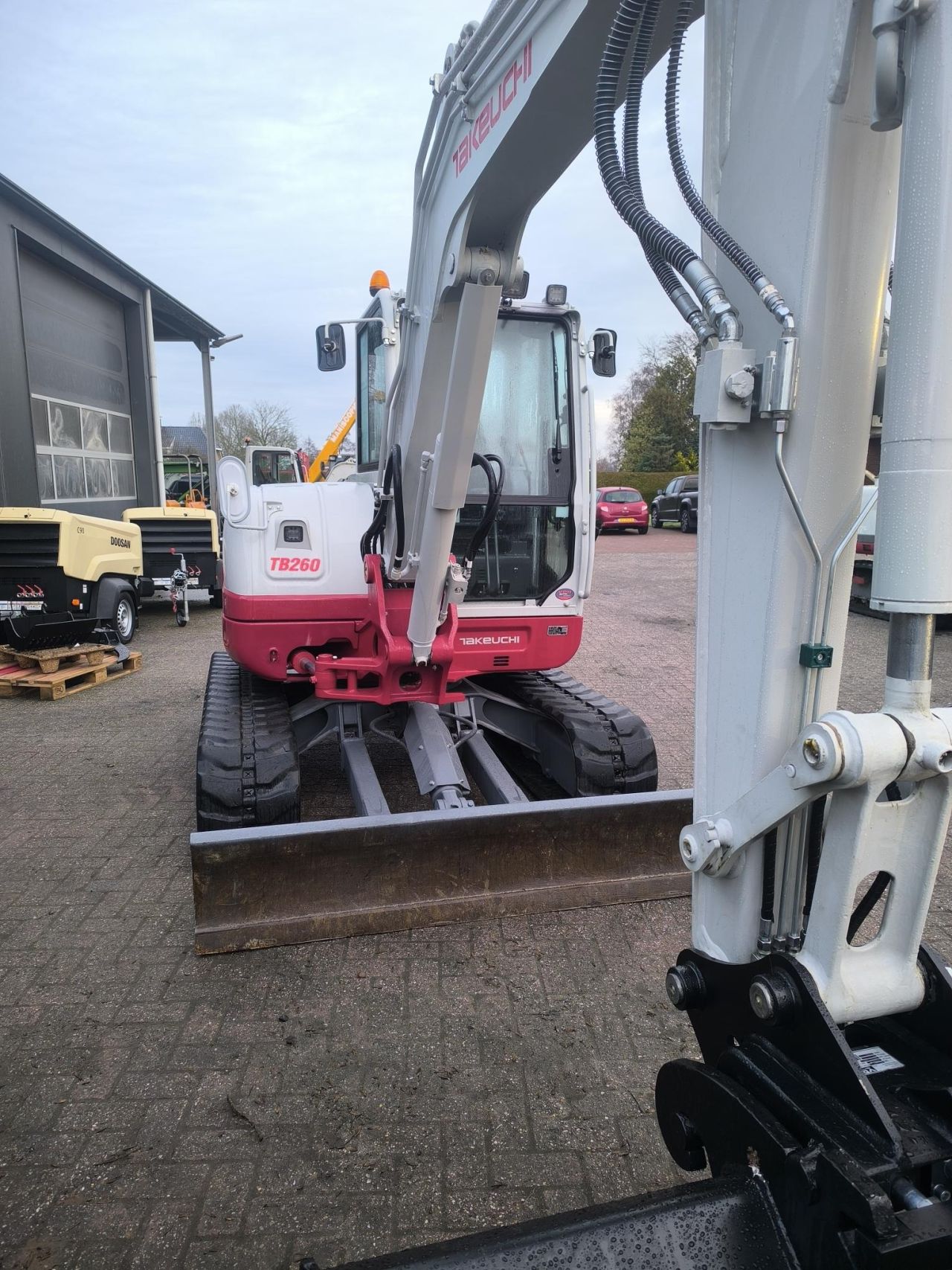 TAKEUCHI TB260