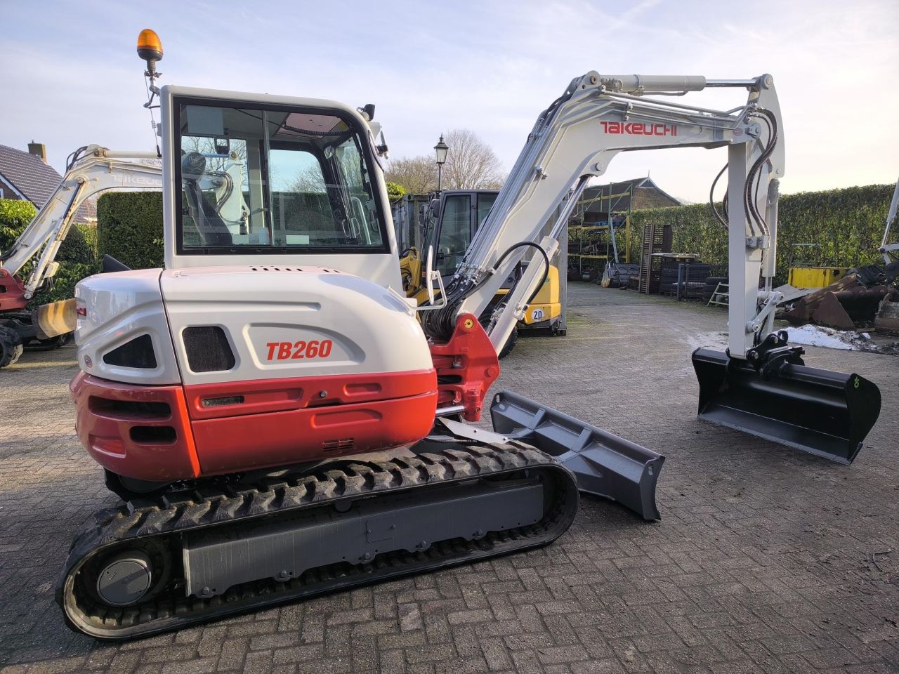 TAKEUCHI TB260