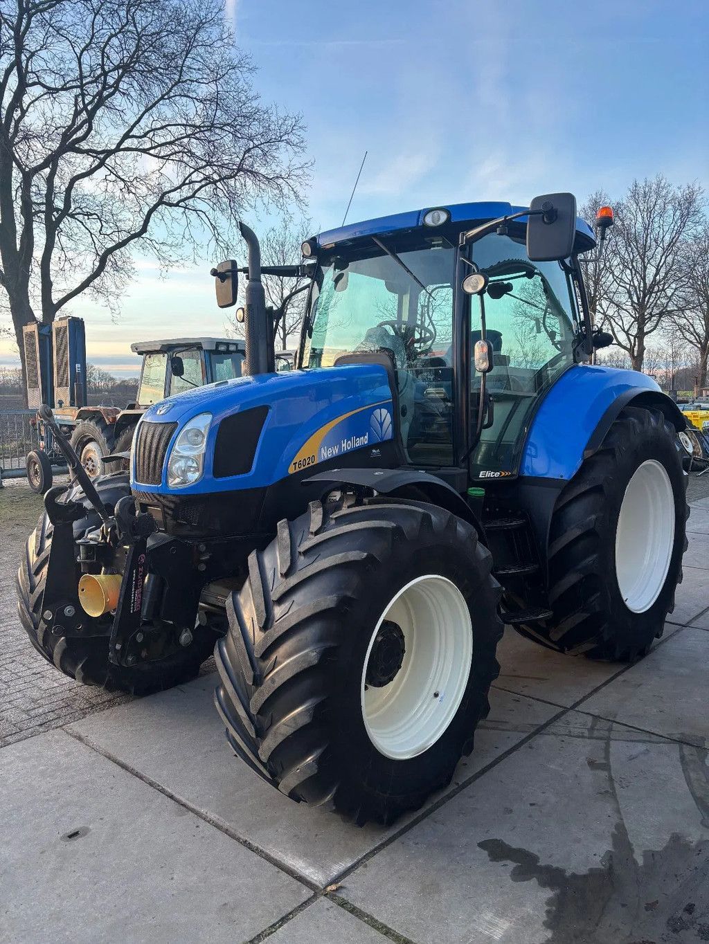 New Holland T6020 ELITE