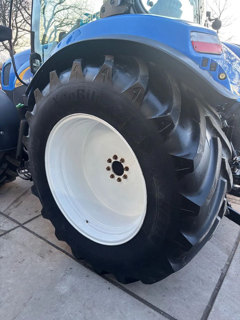 New Holland T6020 ELITE