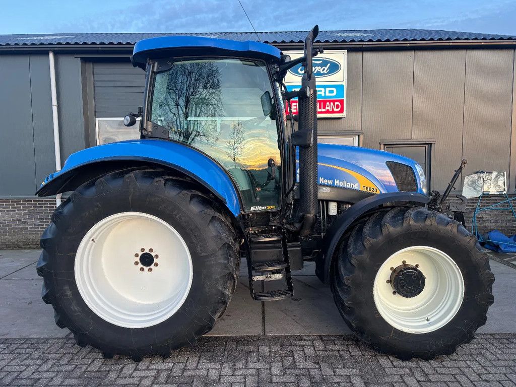 New Holland T6020 ELITE