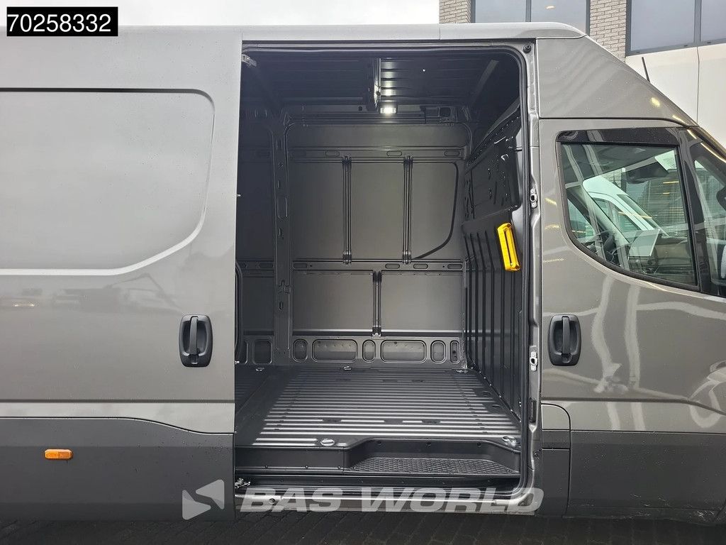 Iveco Daily 35S21 BPM VRIJ! 3.0L Automaat 210PK L3H2 2025-Model 3,5t Trekvermogen ACC LED CarPlay Camera Parkeersensoren Velgen 16m3 Euro6 L4H2 16m3 A/C