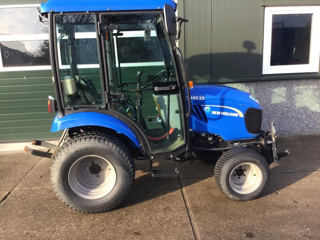 New Holland Mini trekker New Holland Boomer 25 hst