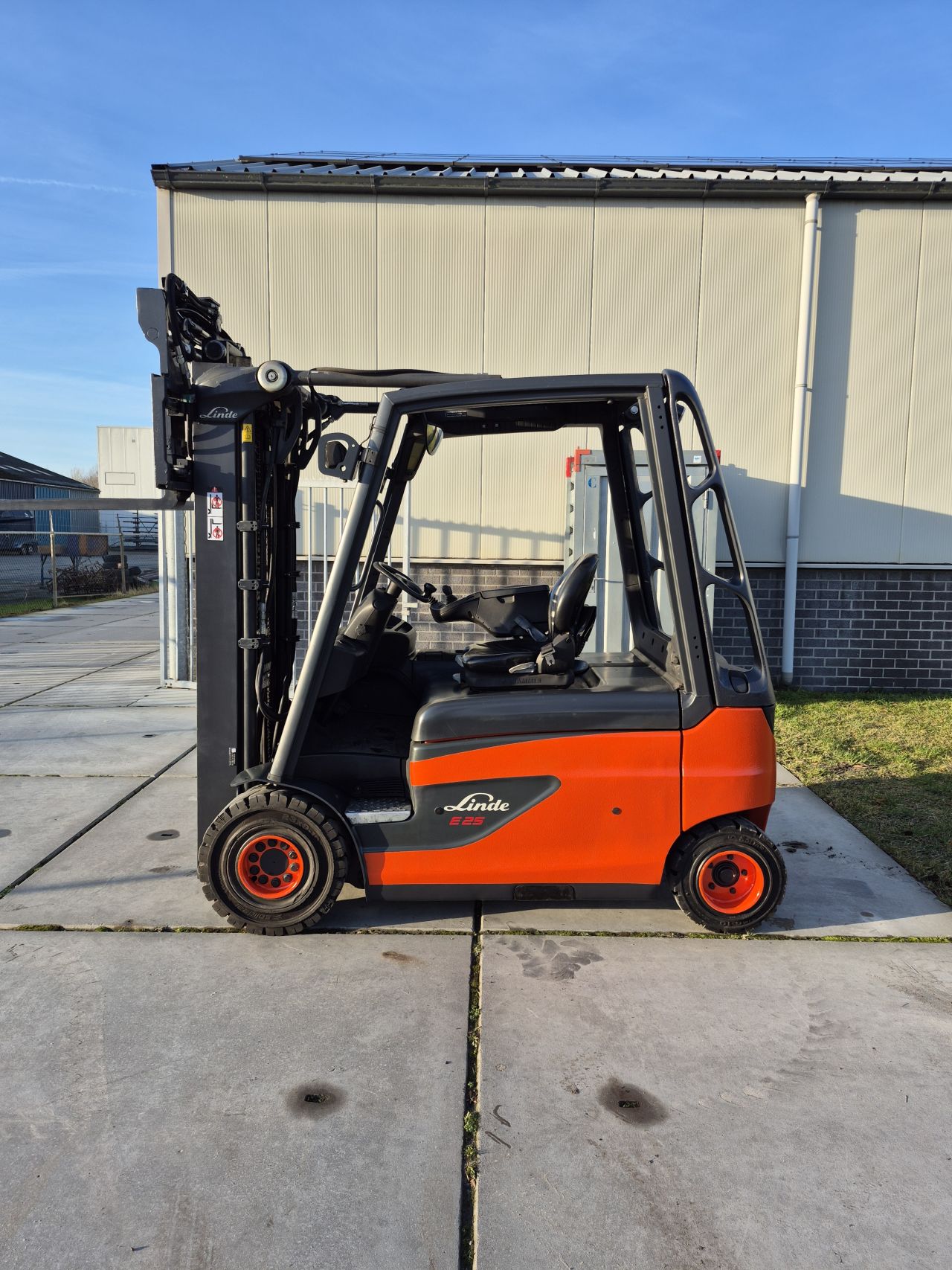 Linde E25L-01 triplex sideshift vorkversteller bj 2016 9036 uur