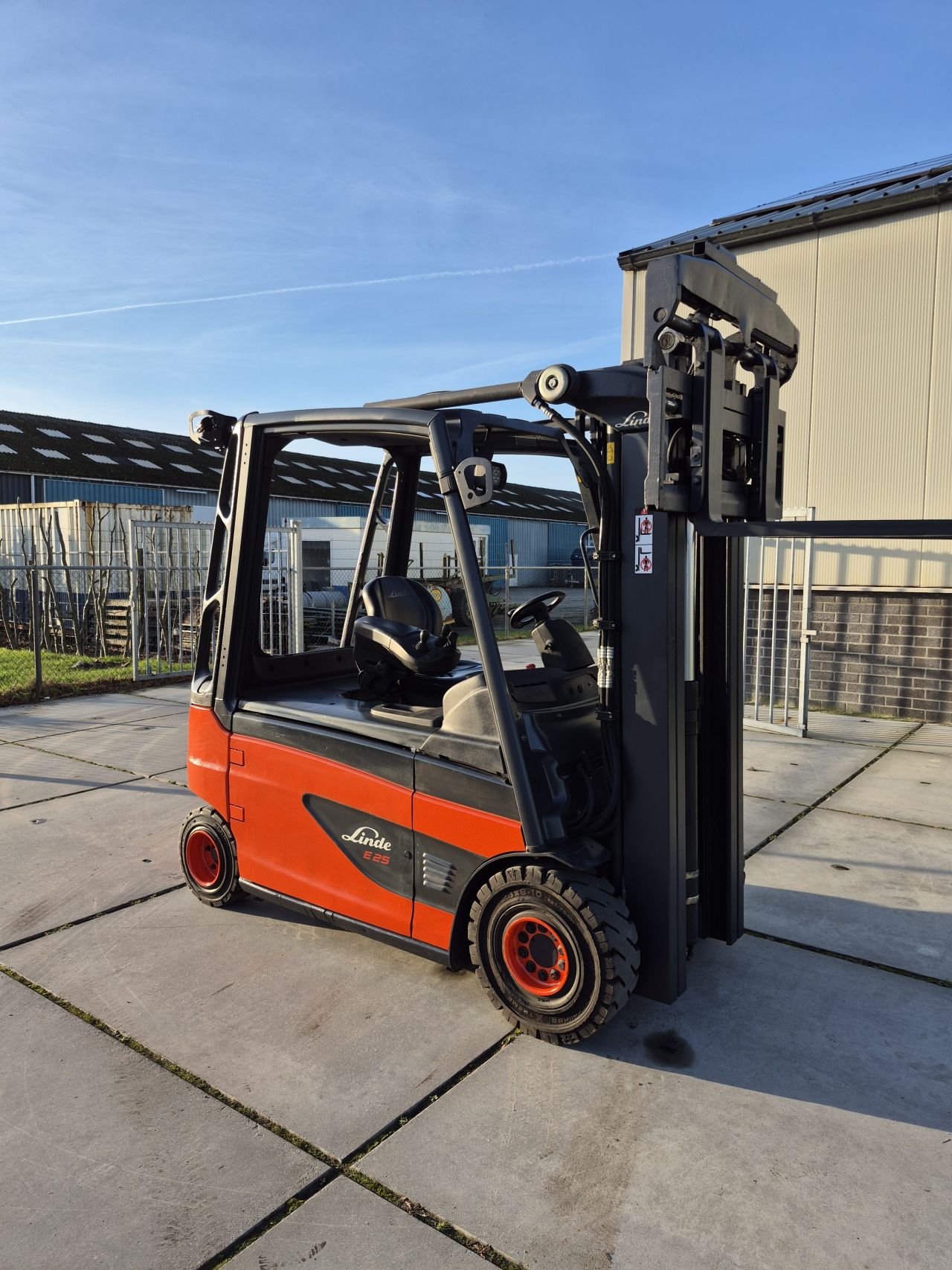 Linde E25L-01 triplex sideshift vorkversteller bj 2016 9036 uur