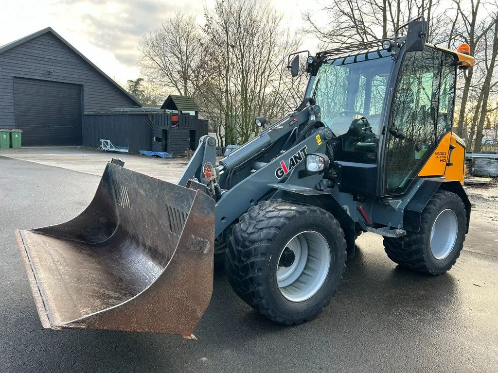 Giant V5003 X-tra HD