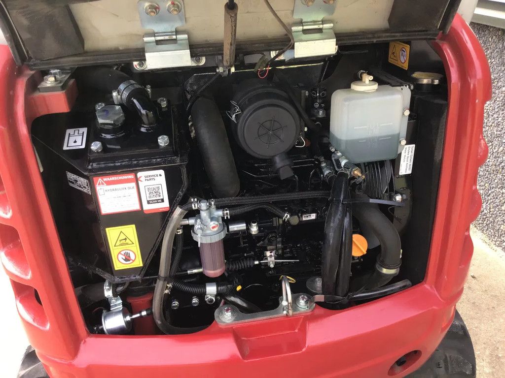 Takeuchi TB216 met maar 150 uur