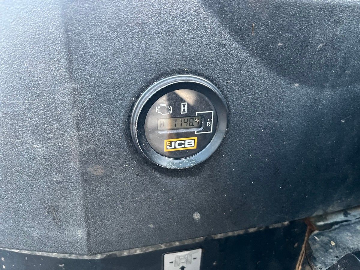 JCB 16C-1 minigraver