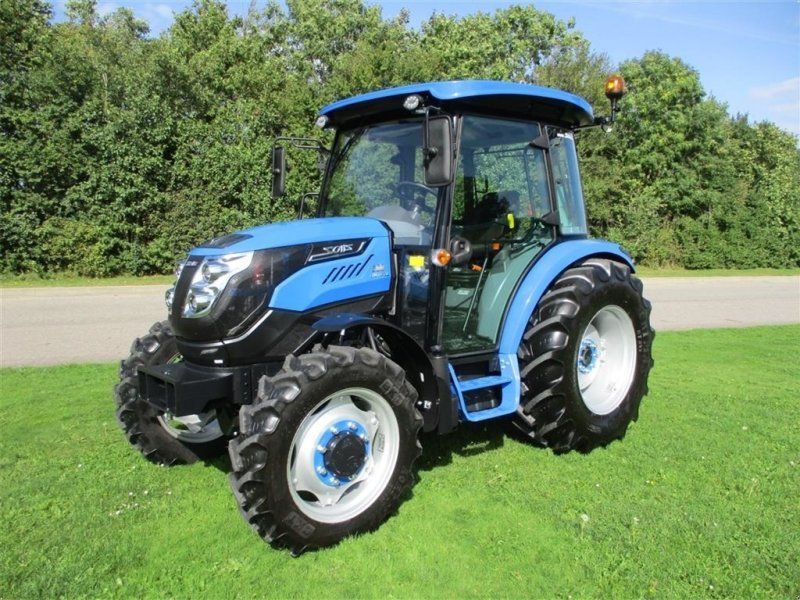 Solis 60 Med Lukket kabine, klima anlæg og vendegear på. En virkelig l