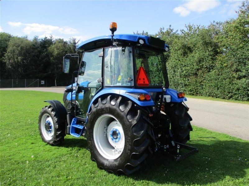 Solis 60 Med Lukket kabine, klima anlæg og vendegear på. En virkelig l