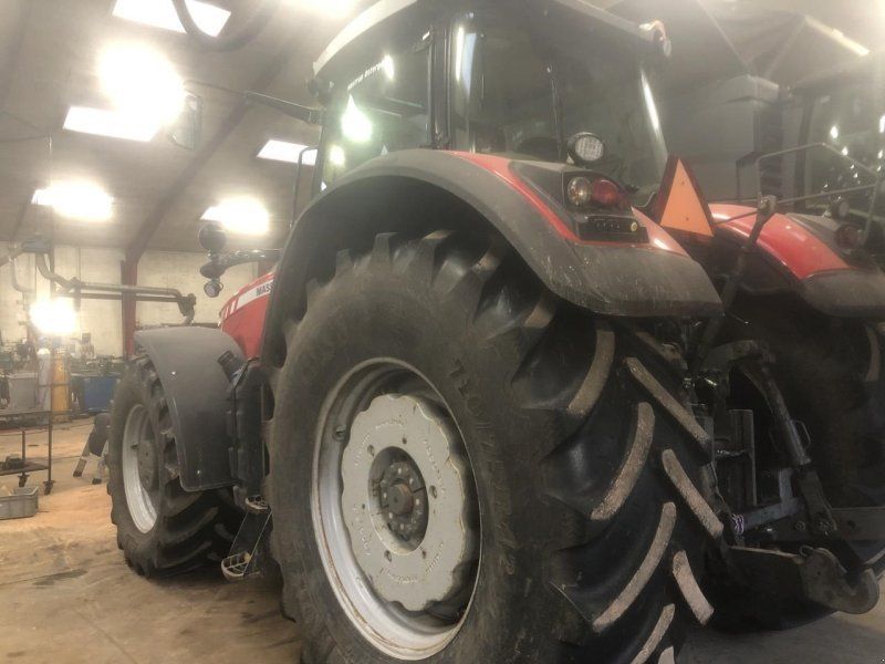 Massey Ferguson 8690.