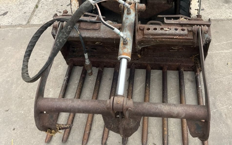 Bobcat 463 met aanbouwdelen