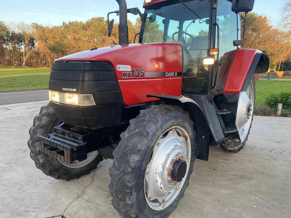Case-International mx135