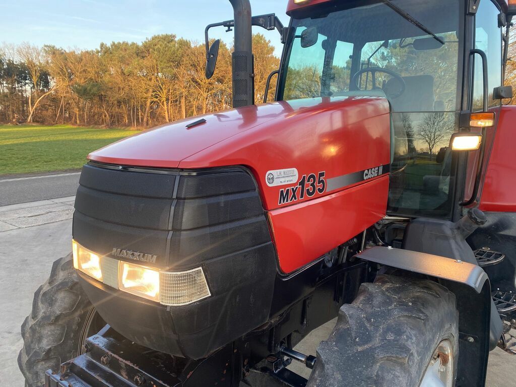Case-International mx135