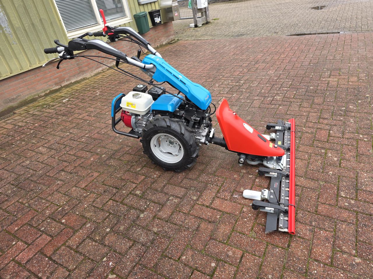 Nibbi tweewielige trekkers tuinfrees