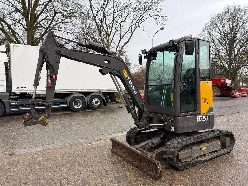 Volvo ECR25D