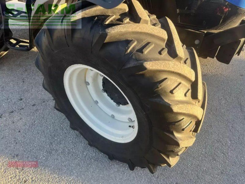 New Holland t 4.75 mit frontlader