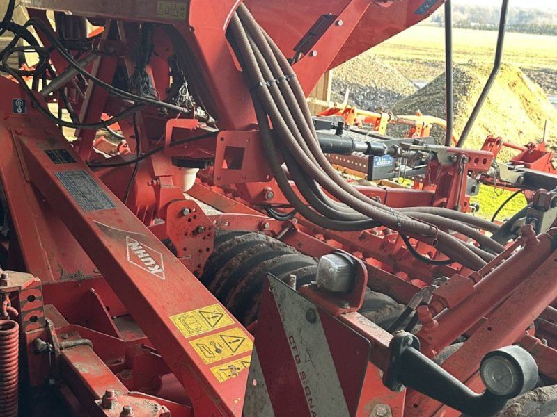 Kuhn hr4004 0g Combiliner LC4000. Kun sået 1.600 ha.