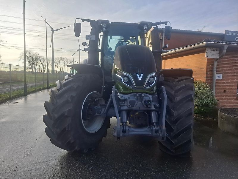Valtra Q245