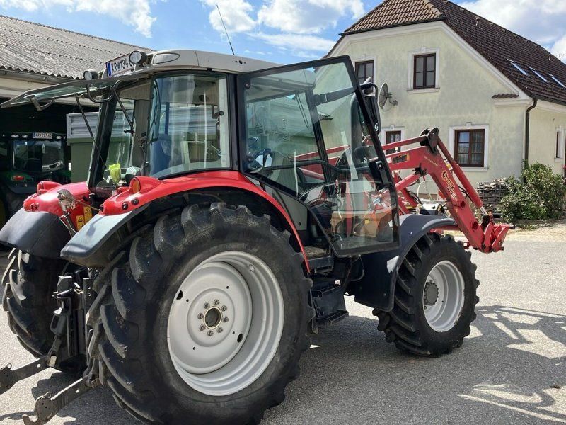 Massey Ferguson 5435 Dyna 4