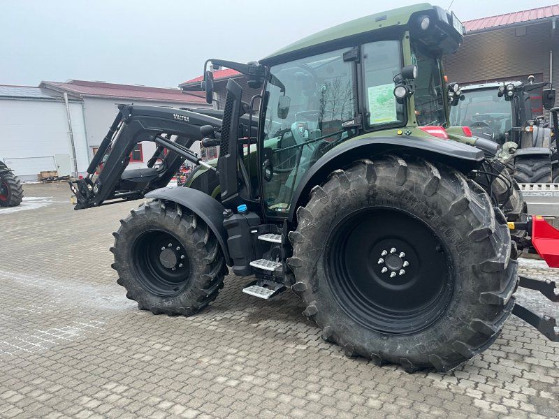 Valtra G 125A mit FL
