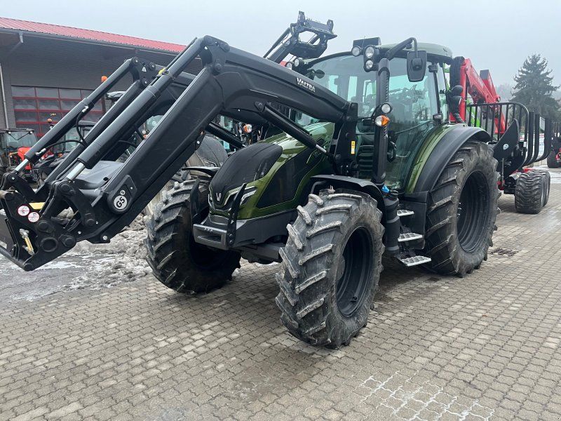 Valtra G 125A mit FL