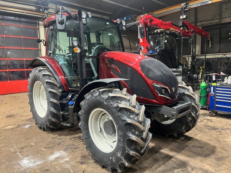 Valtra A105